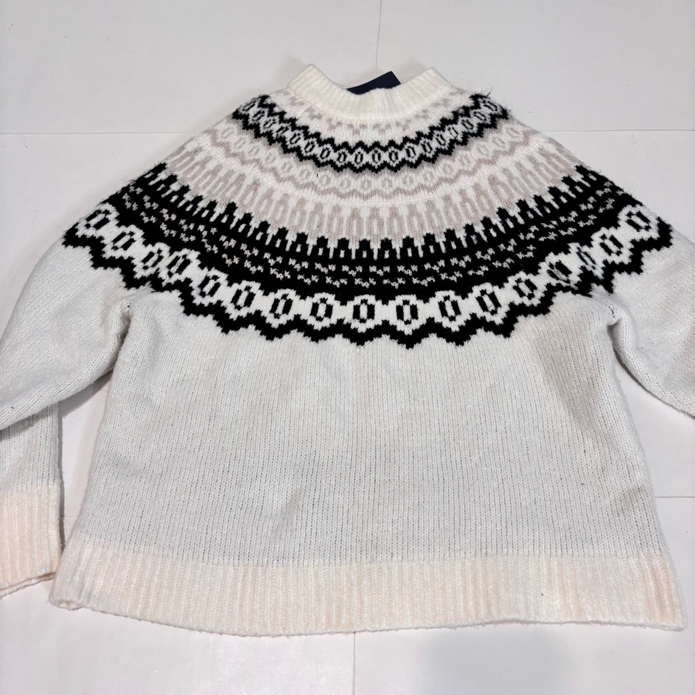 Universal Thread Black and Cream Turtleneck Sweater - Picture 2 of 11